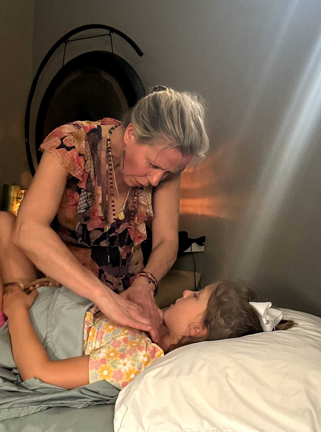Lynelle Kristine energy healing session at Balance Health Studio